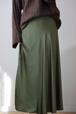 Satin skirt green